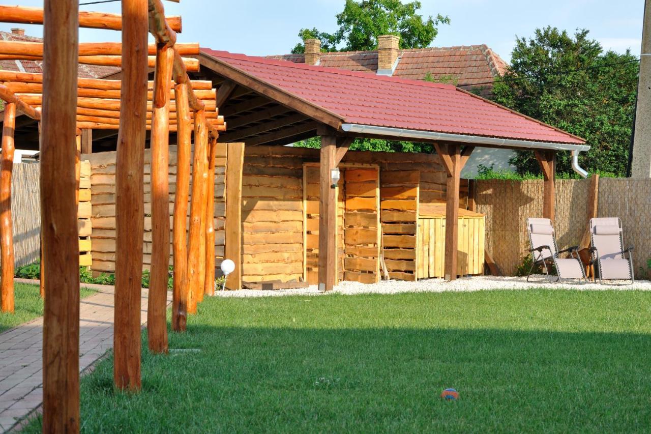 Tisza Topic Poroszló Exteriör bild