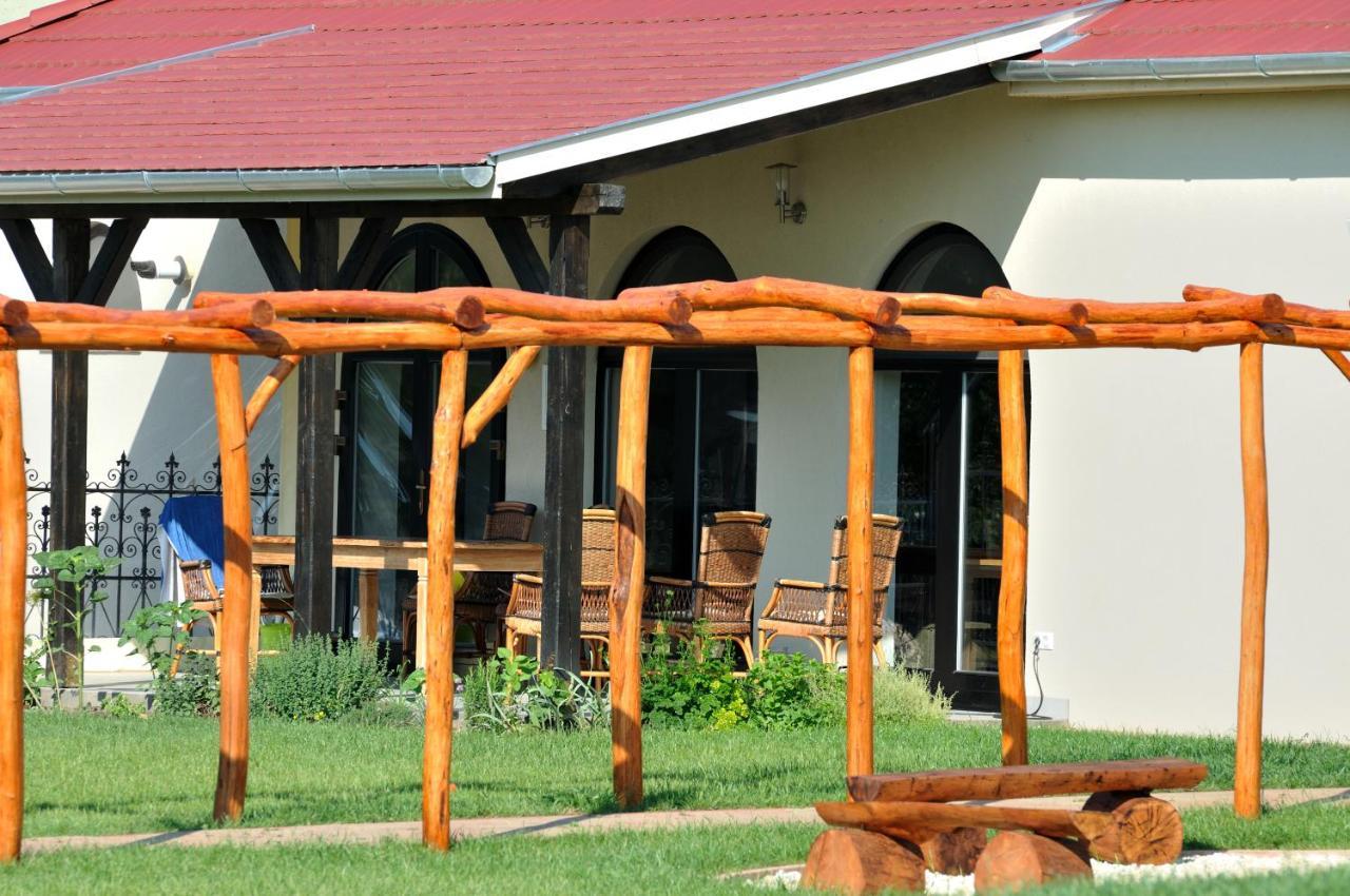Tisza Topic Poroszló Exteriör bild
